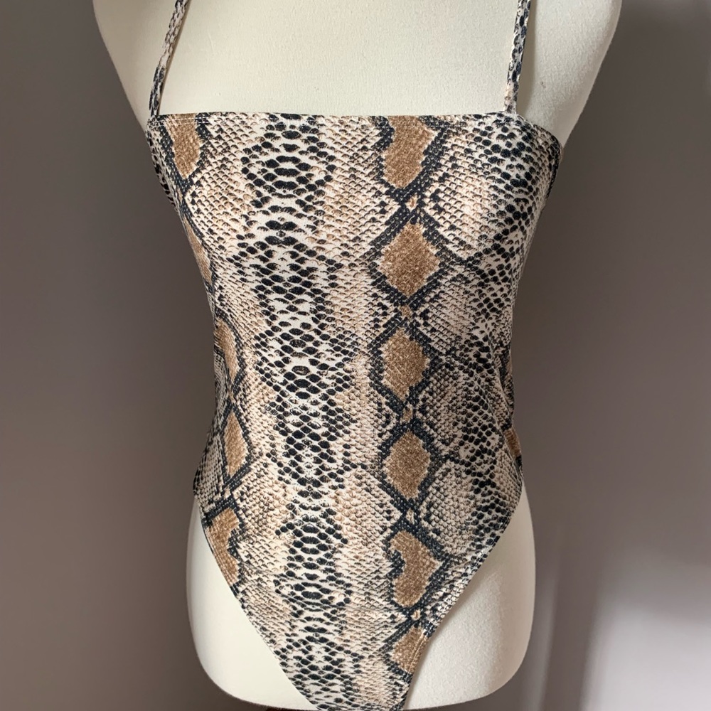 ✨SHEIN SNAKESKIN THONG BODYSUIT✨